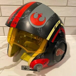 Star Wars The Black Series Poe Dameron Electonic X-wing pilot helmet